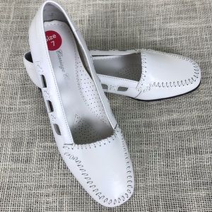 Carriage House White Leather Flats New